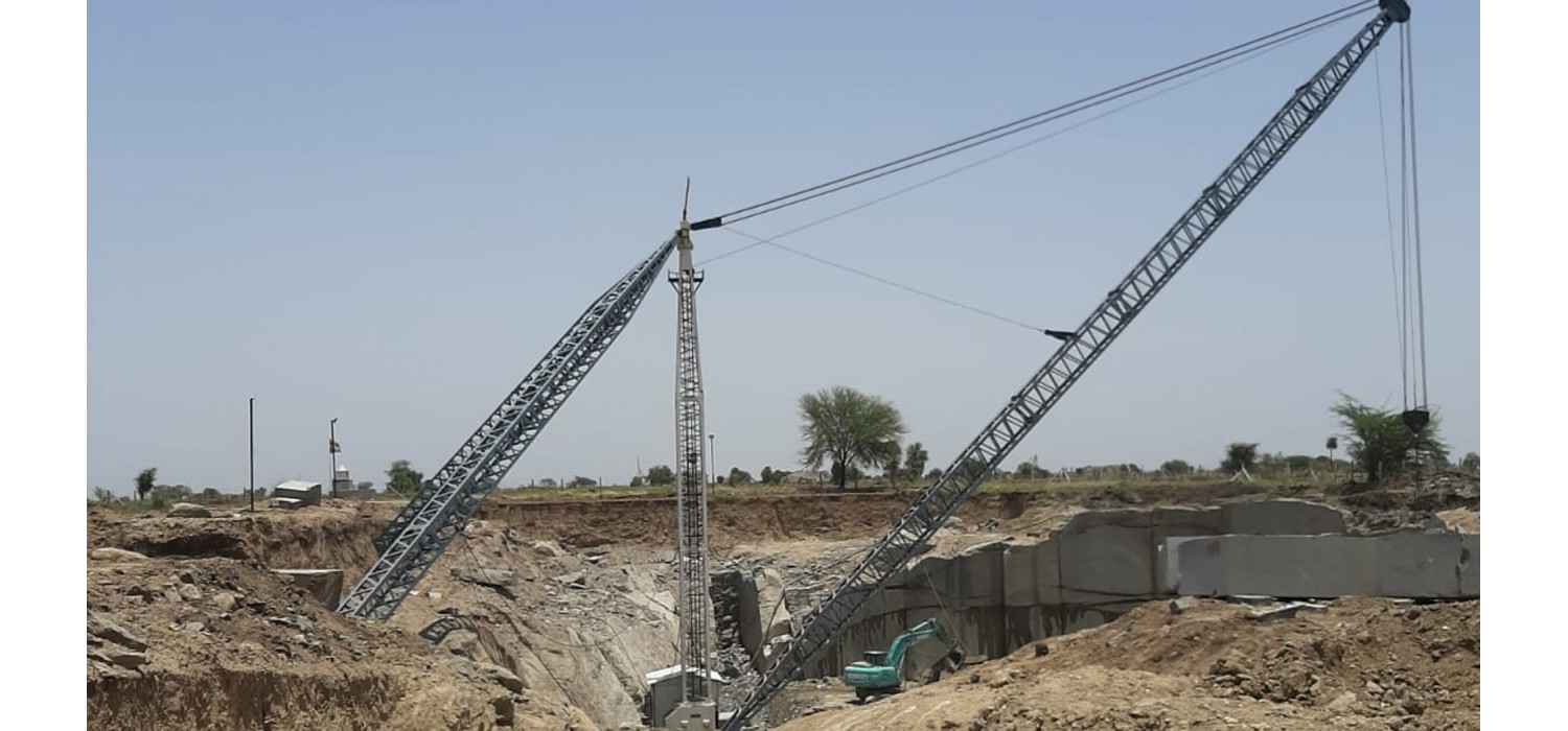 40 MT Load Capacity Derrick Crane